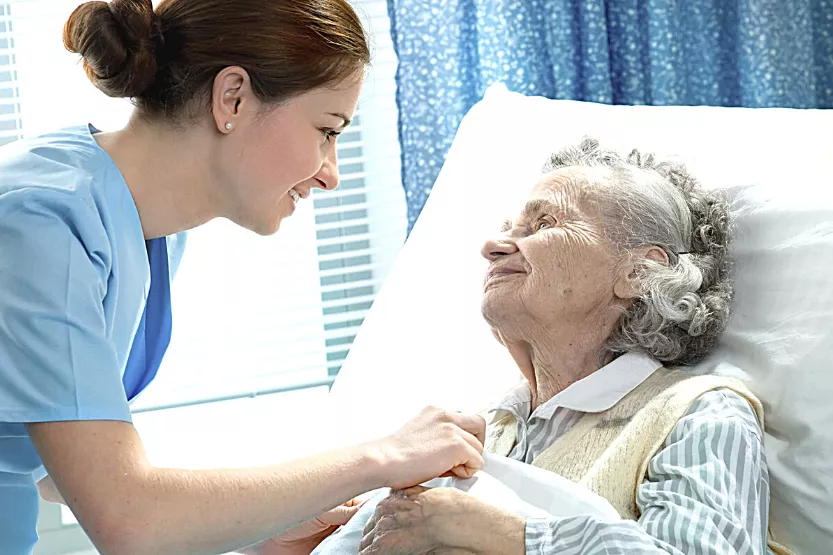 Подбор сиделки по уходу за пожилыми и престарелыми